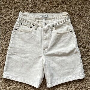 Abercrombie and Fitch 7” Dad Shorts